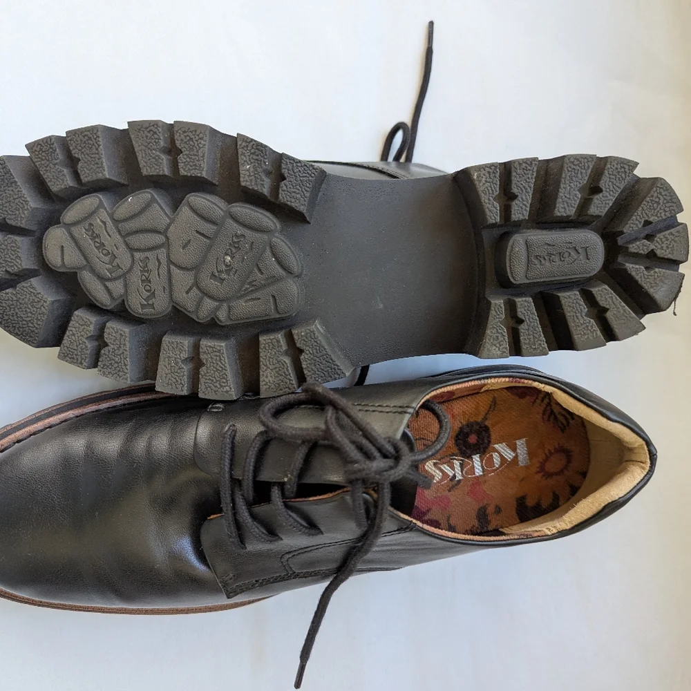 Korks Veda Lug Sole Platform Derby Size 9.5M Black